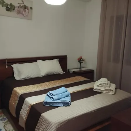 Private Terrace Flat דירה