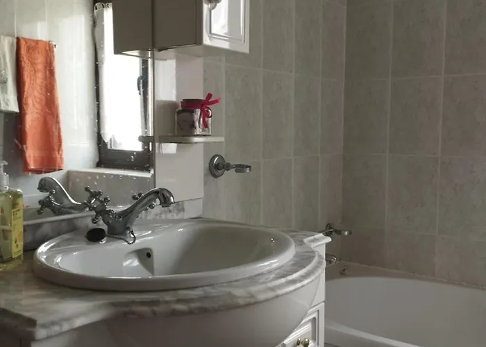 Private Terrace Flat 埃斯波森迪